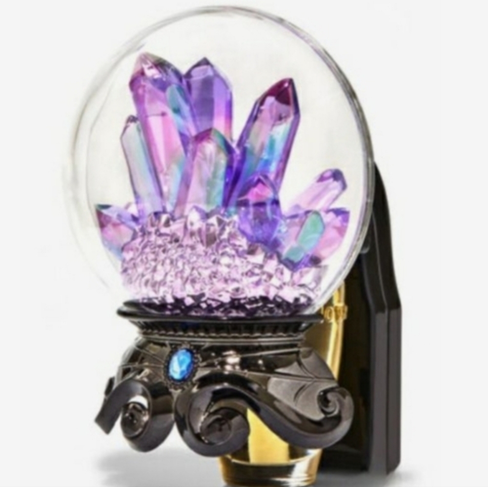 BATH & BODY WORKS - CRYSTAL BALL WALLFLOWER (PURPLE)